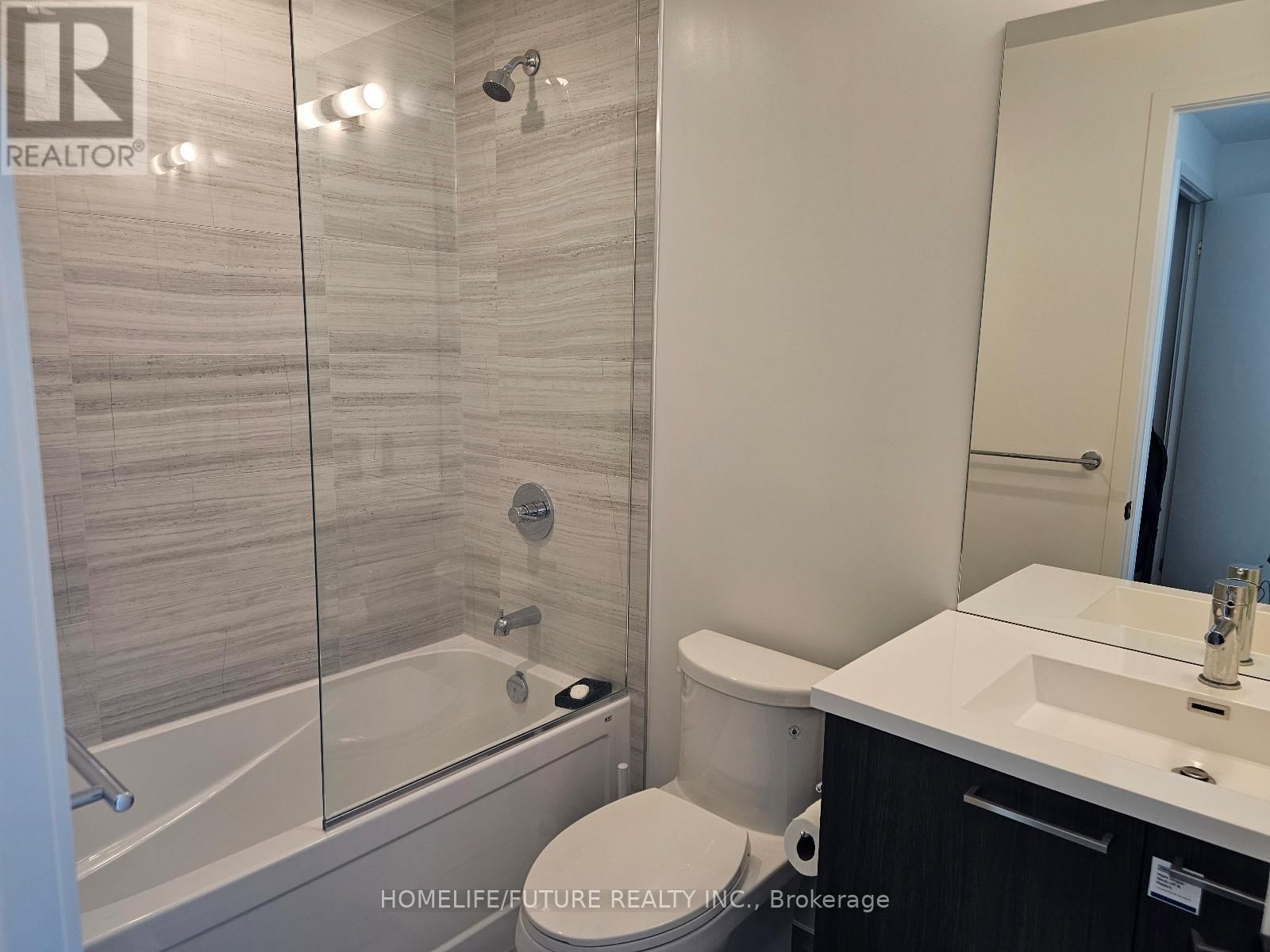 3009 - 225 COMMERCE STREET Image 9