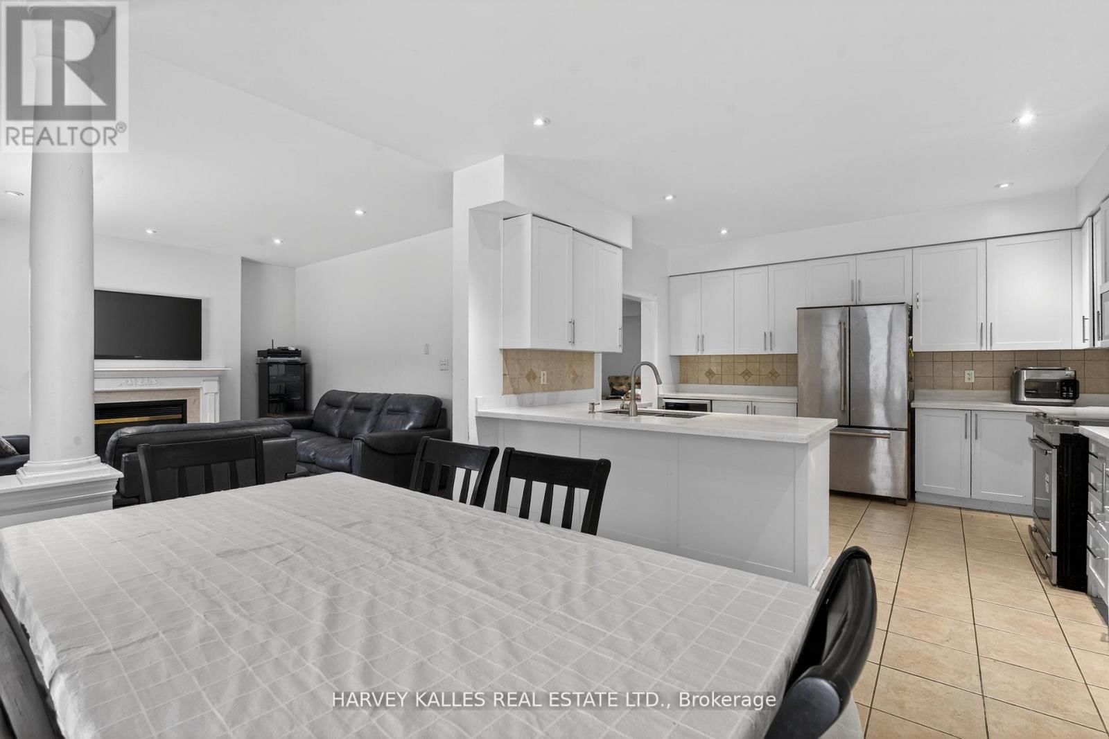 60 WOLFSON CRESCENT Image 14