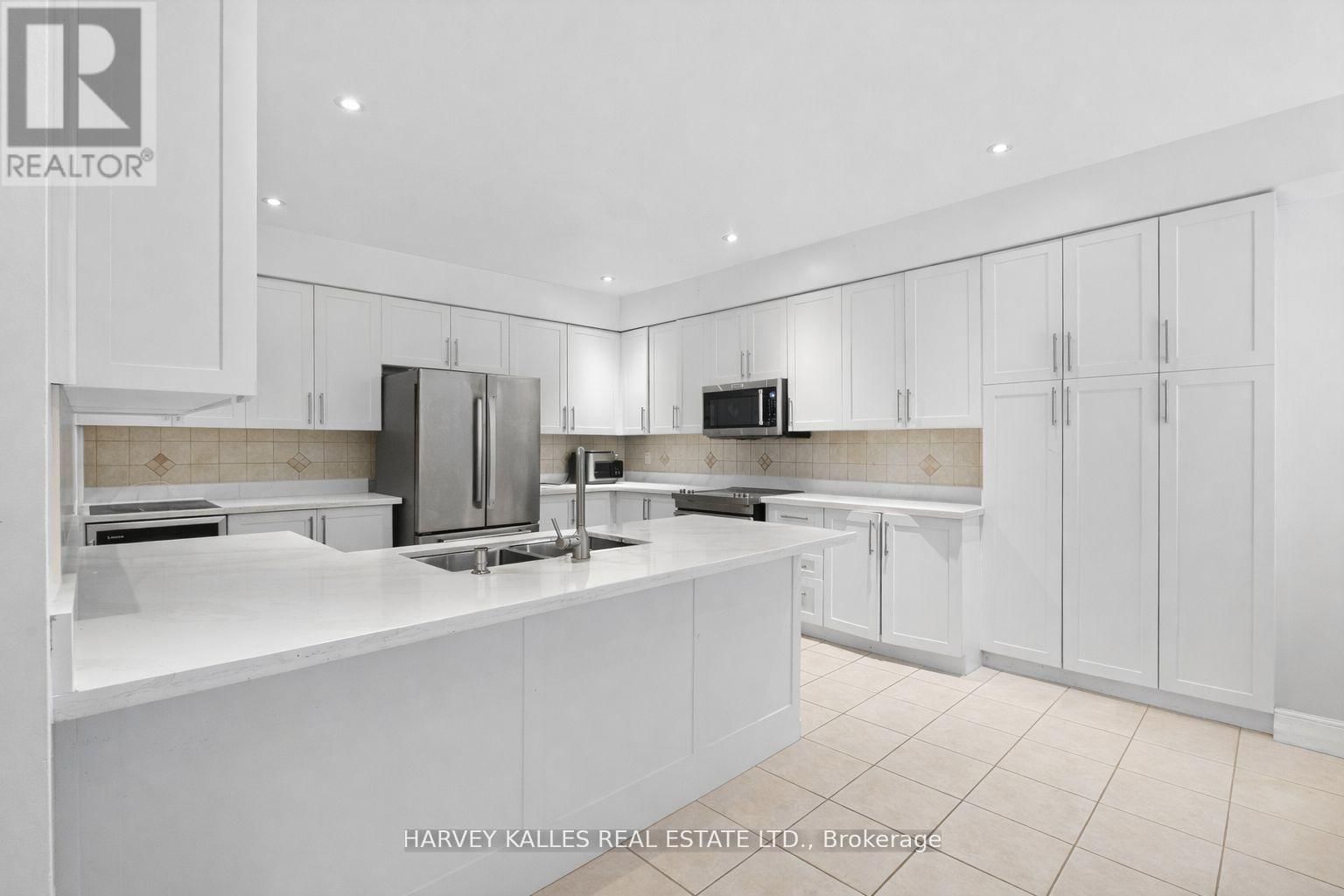 60 WOLFSON CRESCENT Image 16