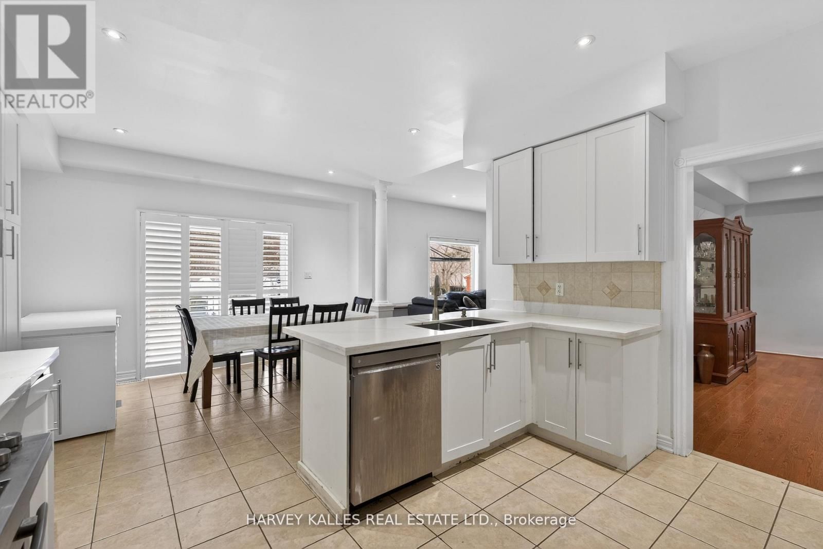 60 WOLFSON CRESCENT Image 20