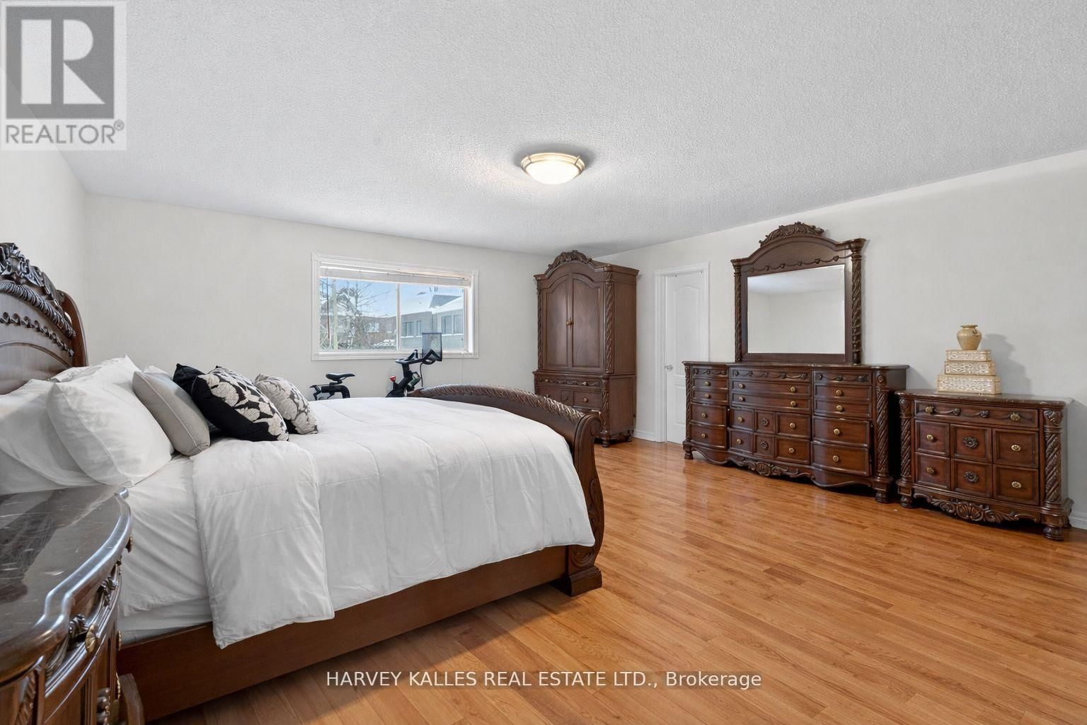 60 WOLFSON CRESCENT Image 24