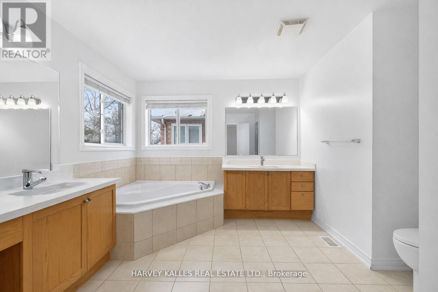 60 WOLFSON CRESCENT Image 26