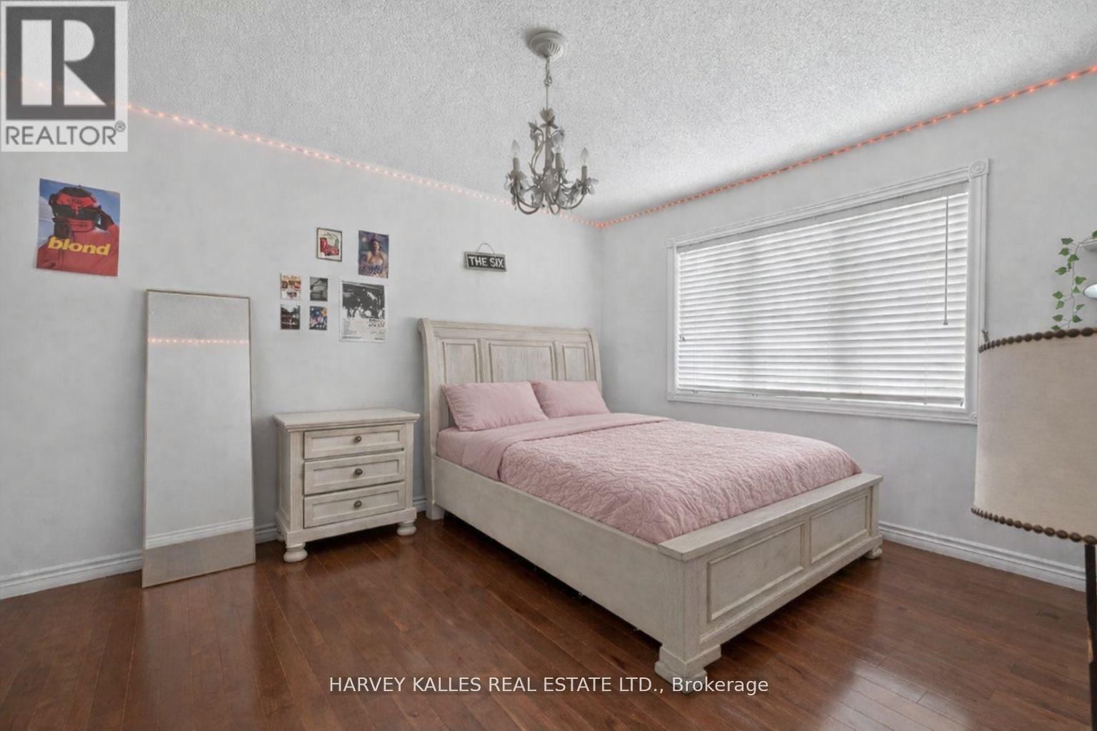 60 WOLFSON CRESCENT Image 30