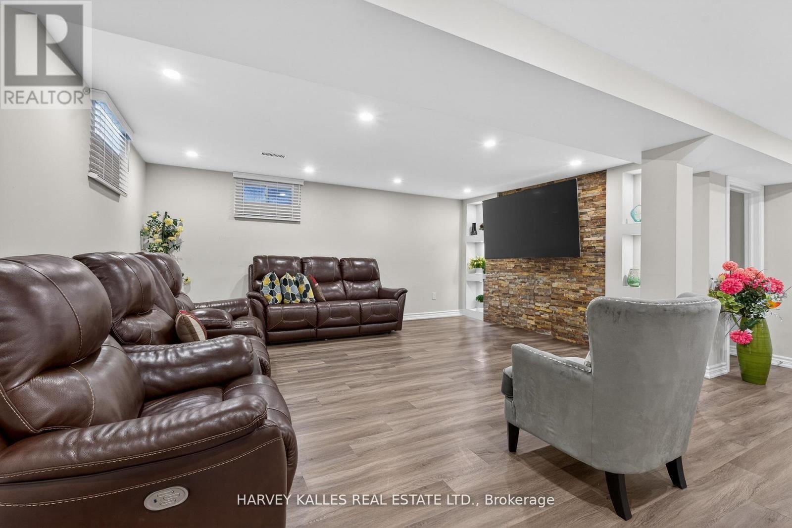 60 WOLFSON CRESCENT Image 35