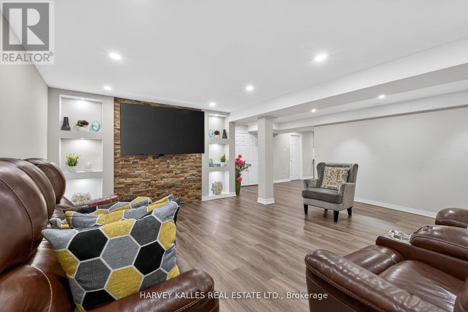 60 WOLFSON CRESCENT Image 36