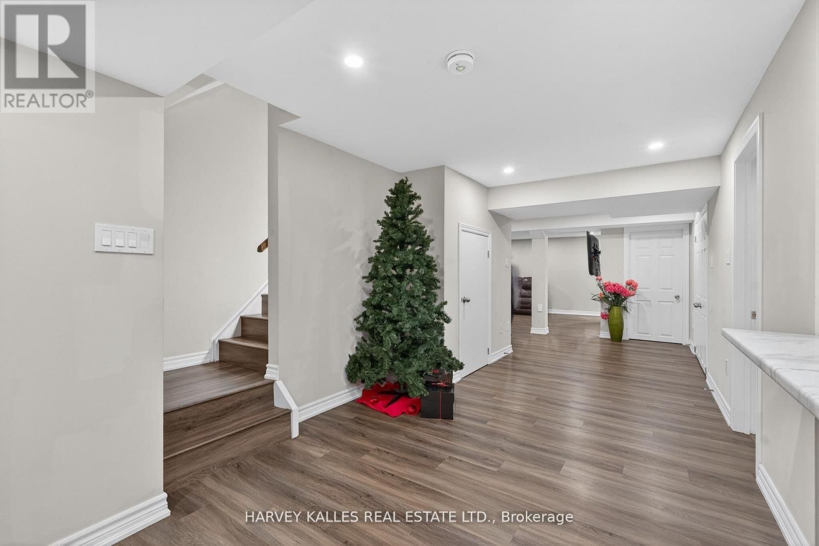 60 WOLFSON CRESCENT Image 38