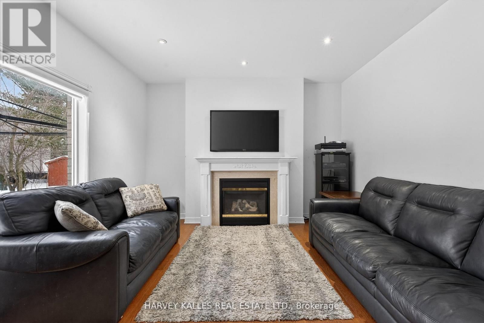 60 WOLFSON CRESCENT Image 9