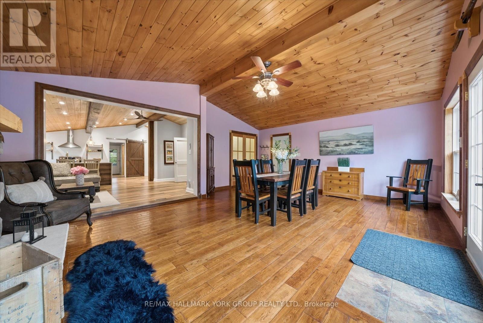 836 CRESCENT BEACH ROAD Image 11