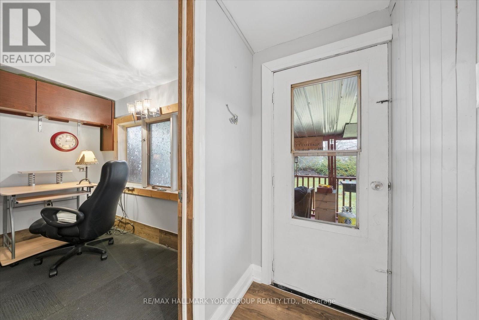 836 CRESCENT BEACH ROAD Image 23