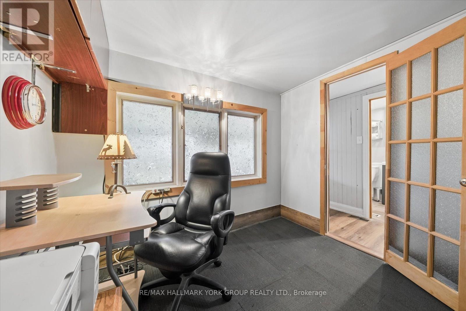 836 CRESCENT BEACH ROAD Image 24