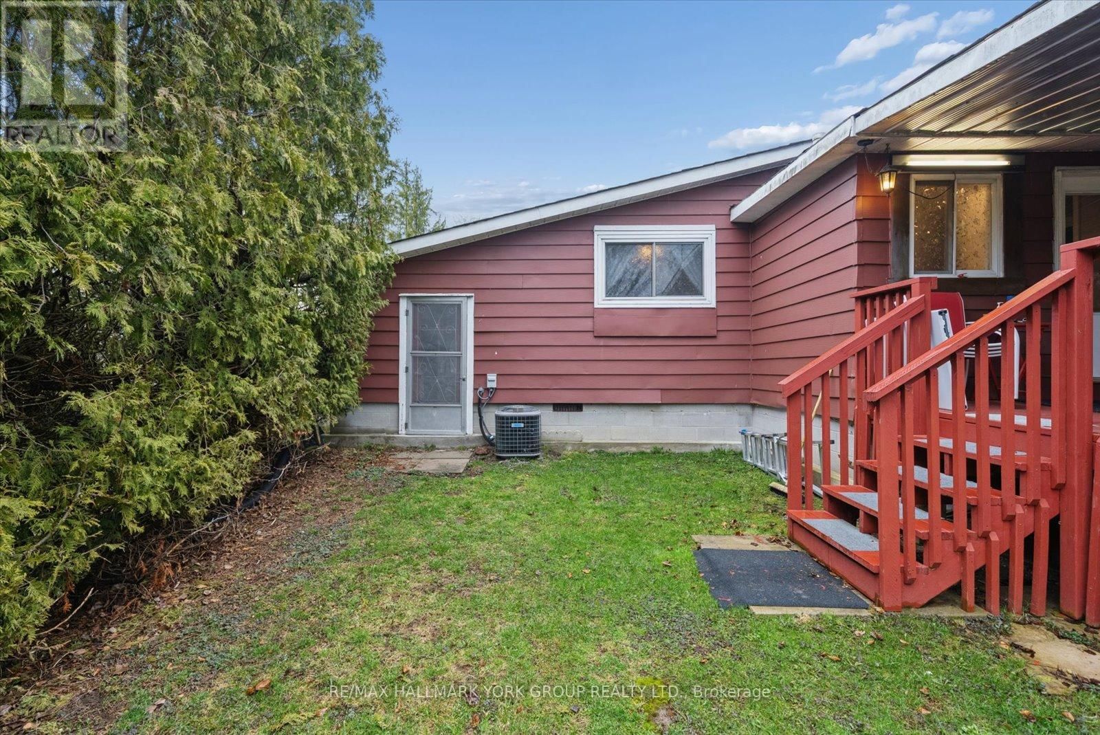 836 CRESCENT BEACH ROAD Image 26