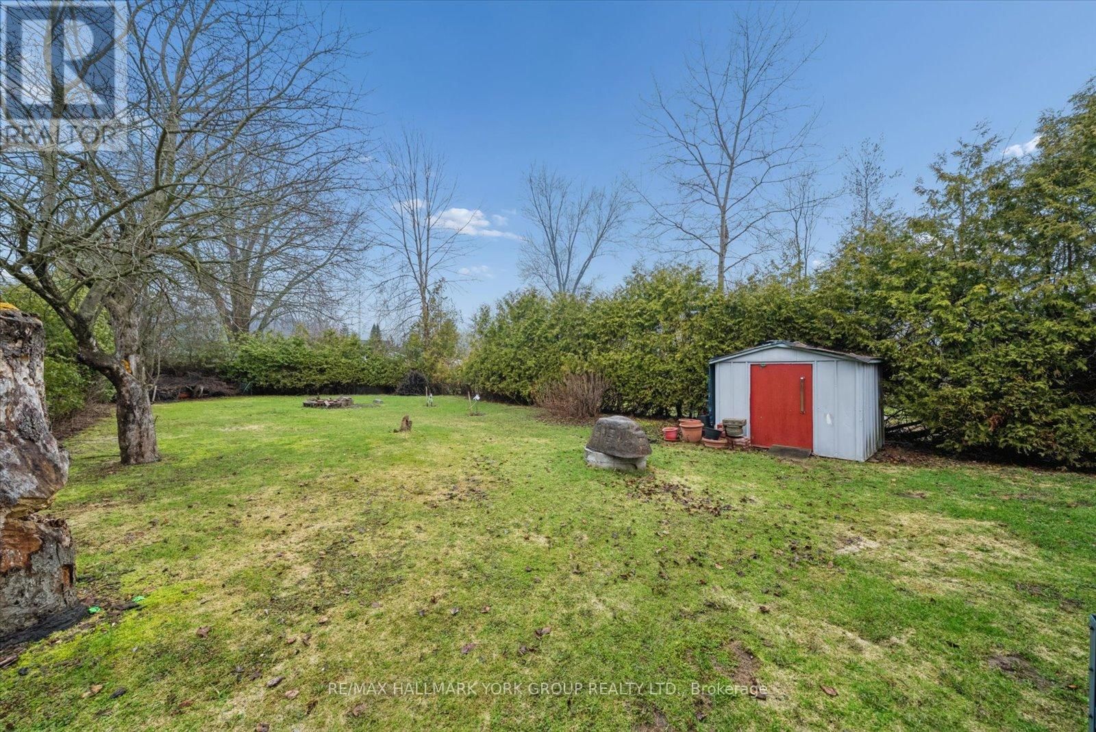 836 CRESCENT BEACH ROAD Image 32