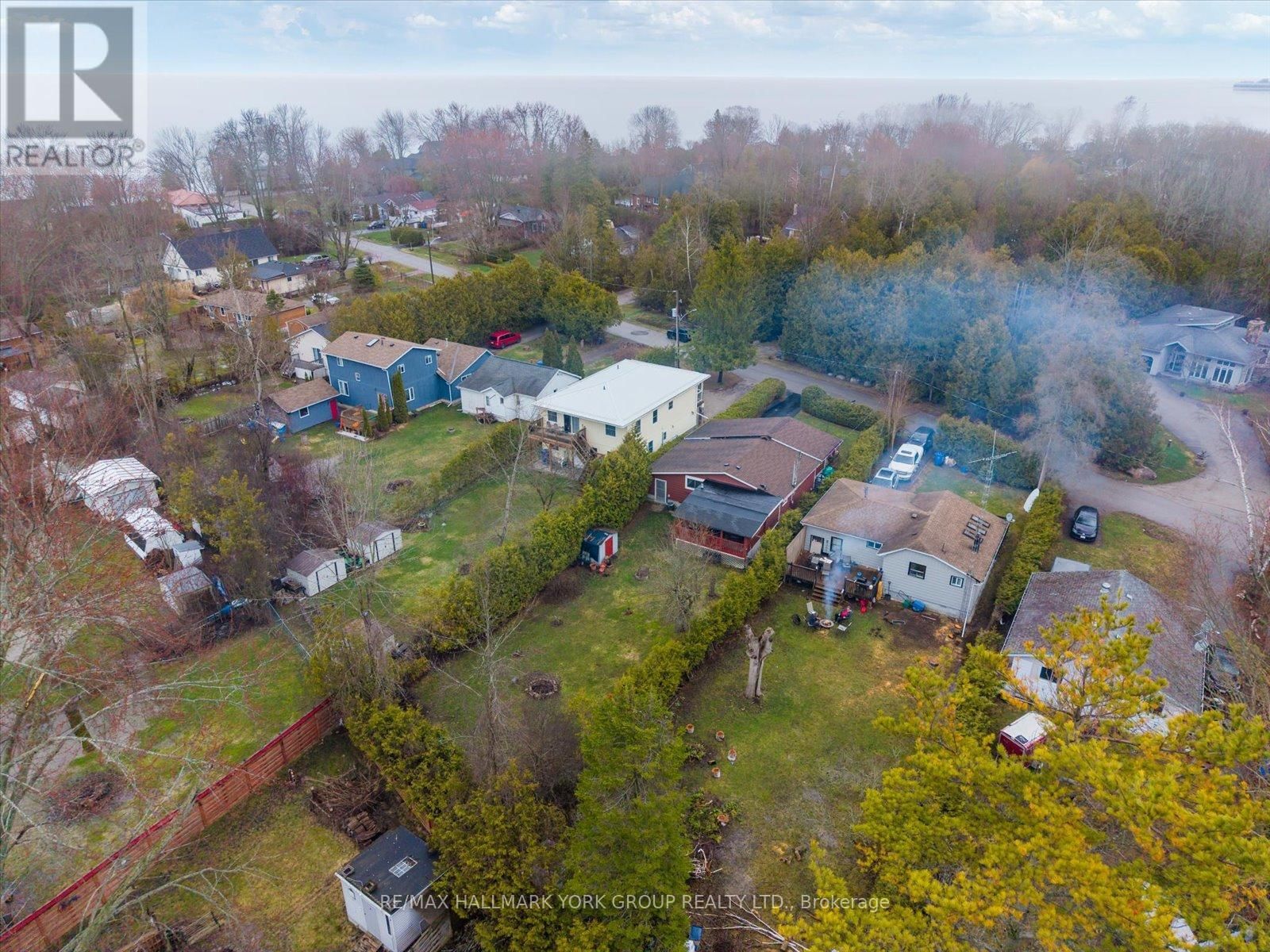 836 CRESCENT BEACH ROAD Image 35