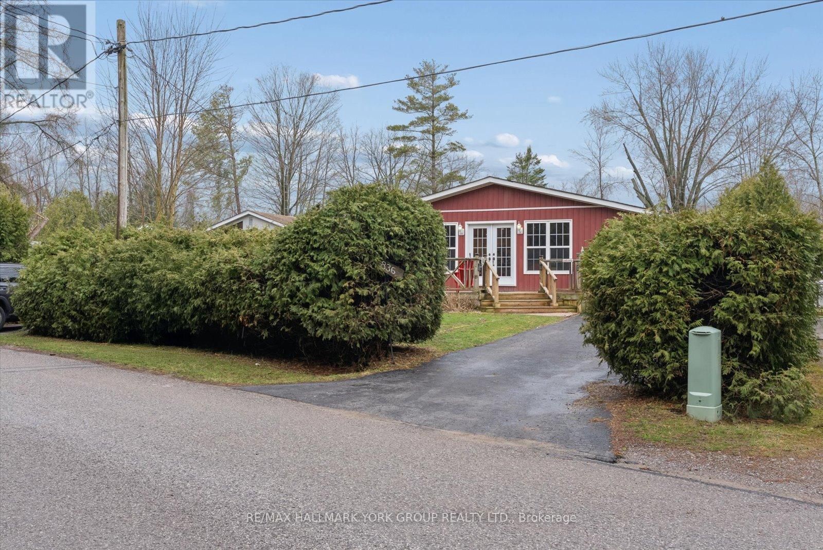 836 CRESCENT BEACH ROAD Image 4