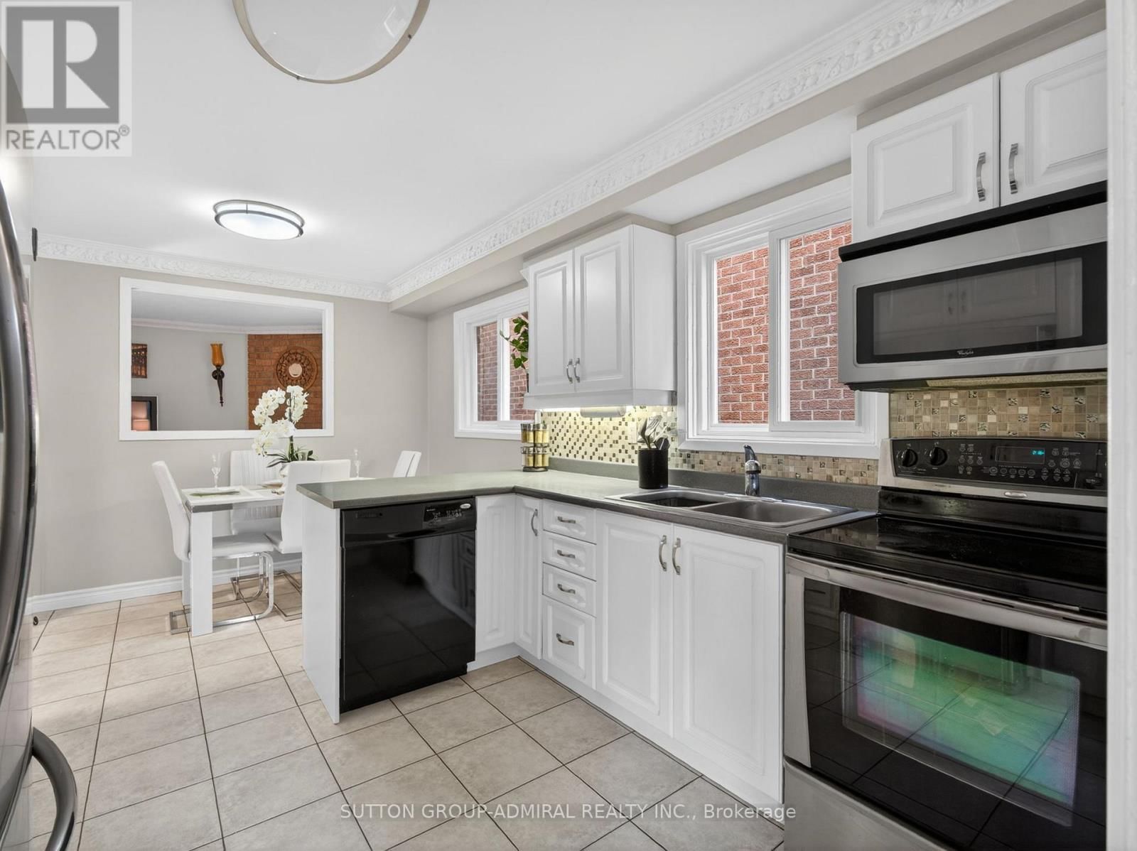 116 PATRICE CRESCENT Image 10