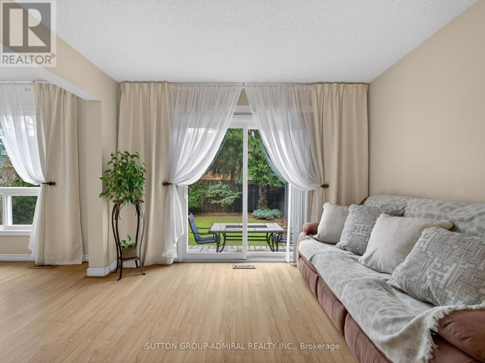 116 PATRICE CRESCENT Image 14