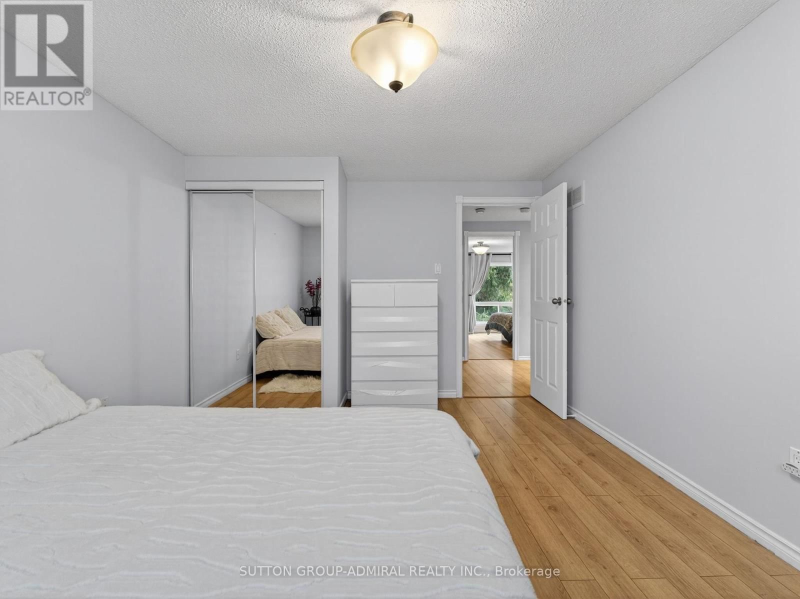 116 PATRICE CRESCENT Image 32