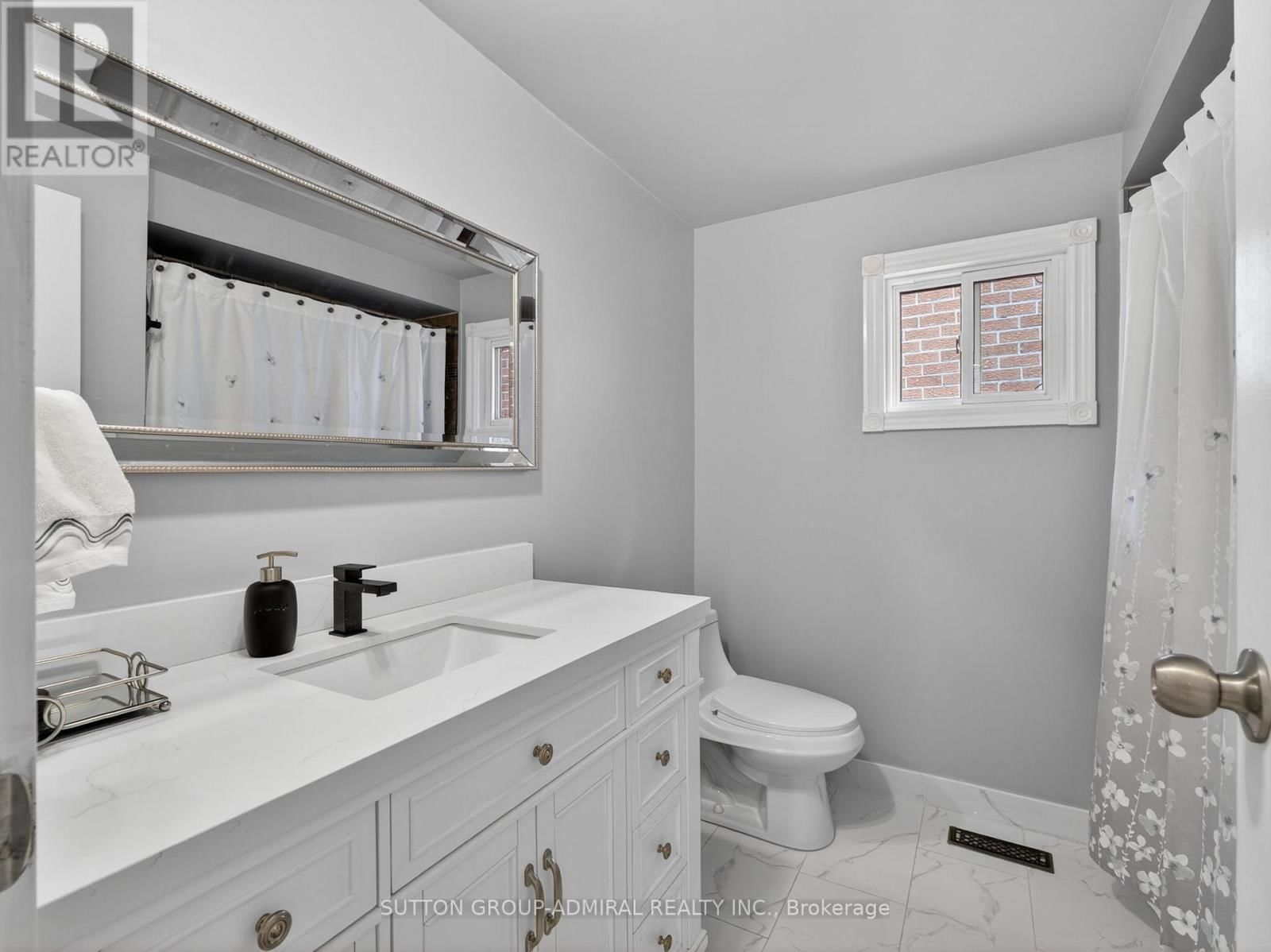 116 PATRICE CRESCENT Image 36