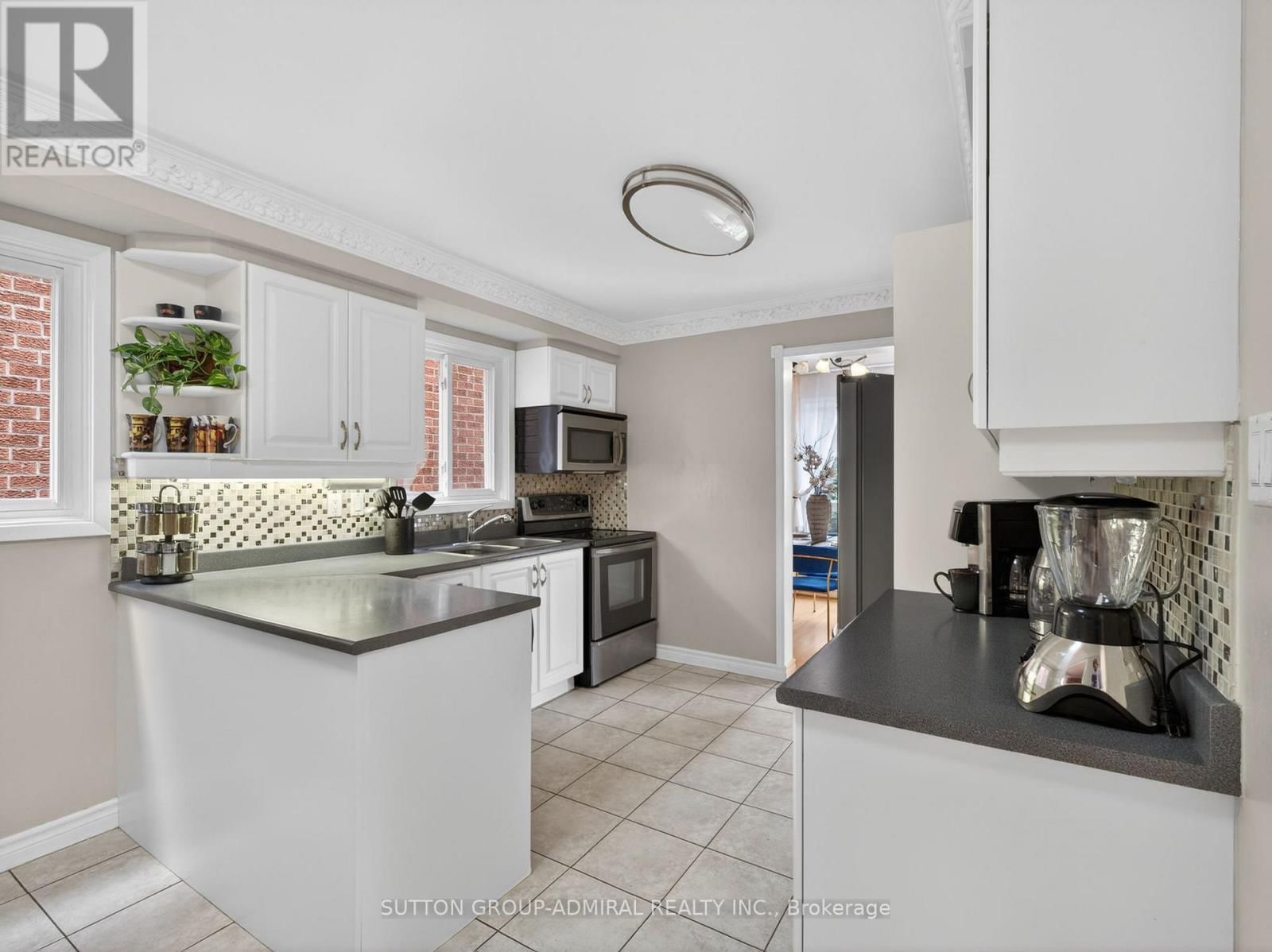 116 PATRICE CRESCENT Image 9