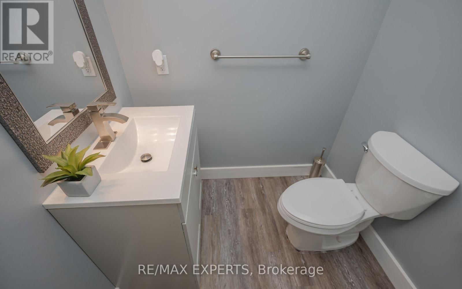 27 MOONEY TRAIL Image 16