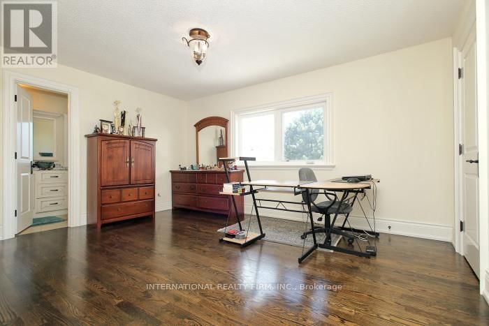 7 ELDERWOOD DRIVE Image 19