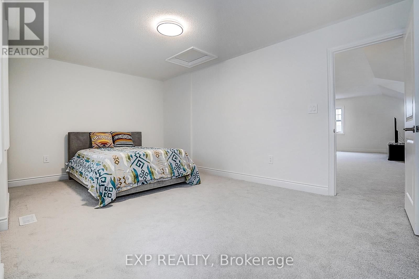 4 PALMIRA DRIVE Image 18