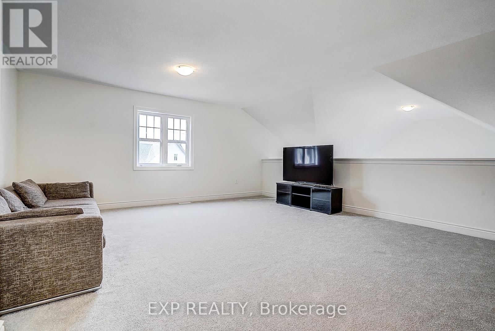 4 PALMIRA DRIVE Image 19