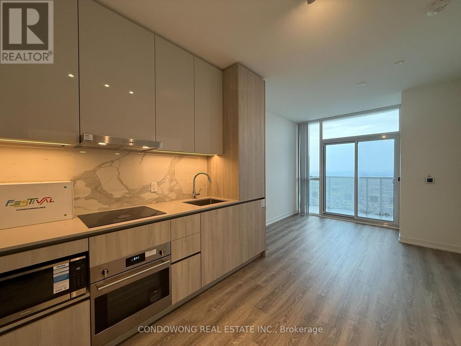 6005 - 8 INTERCHANGE WAY Image 1