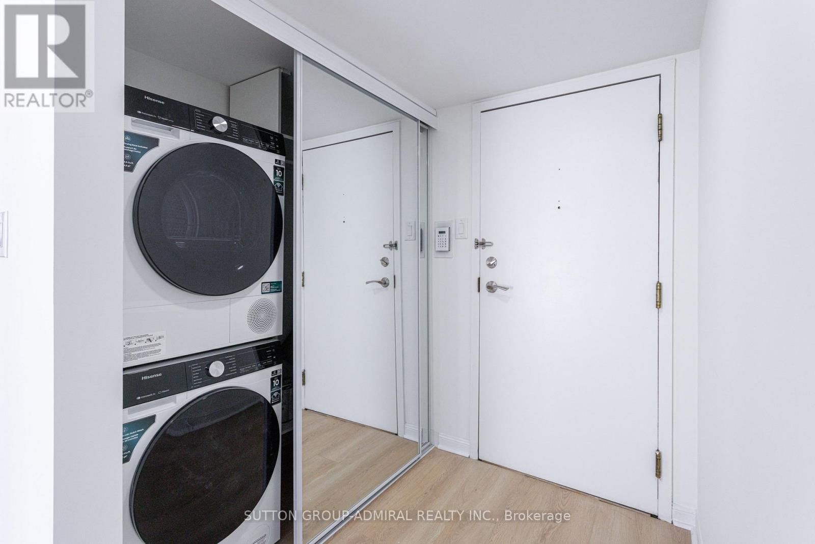 1206 - 120 PROMENADE CIRCLE Image 10