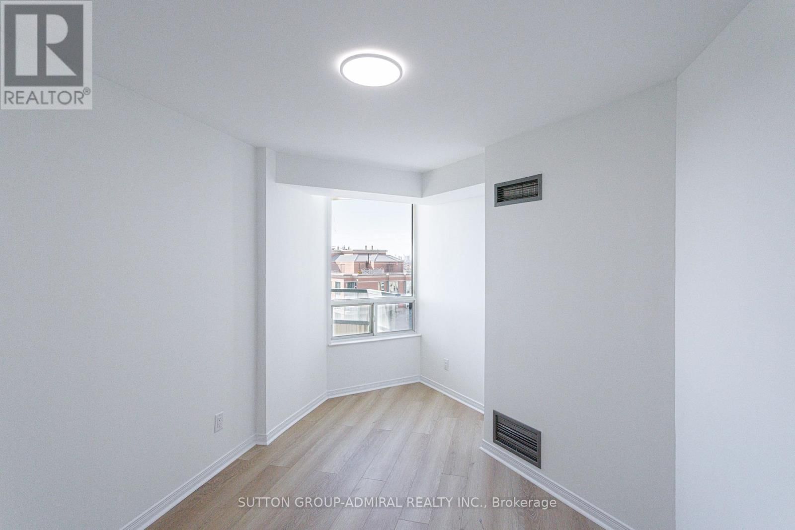 1206 - 120 PROMENADE CIRCLE Image 5