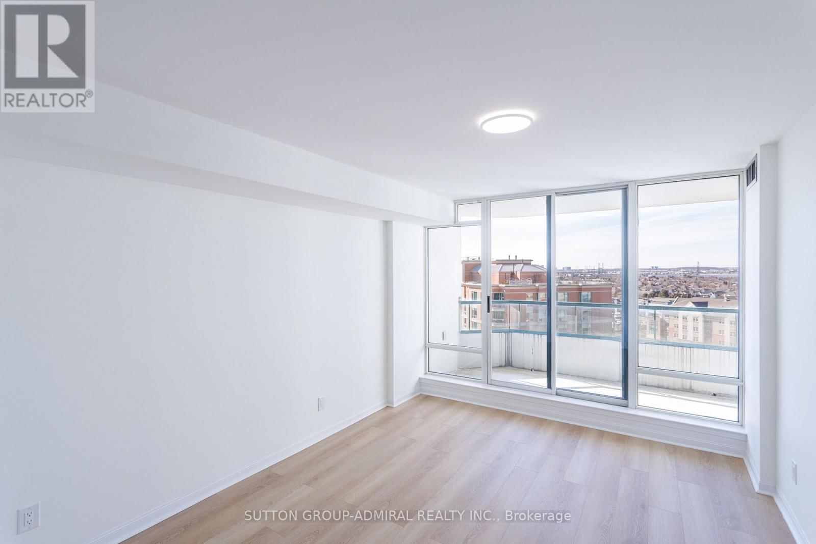 1206 - 120 PROMENADE CIRCLE Image 7