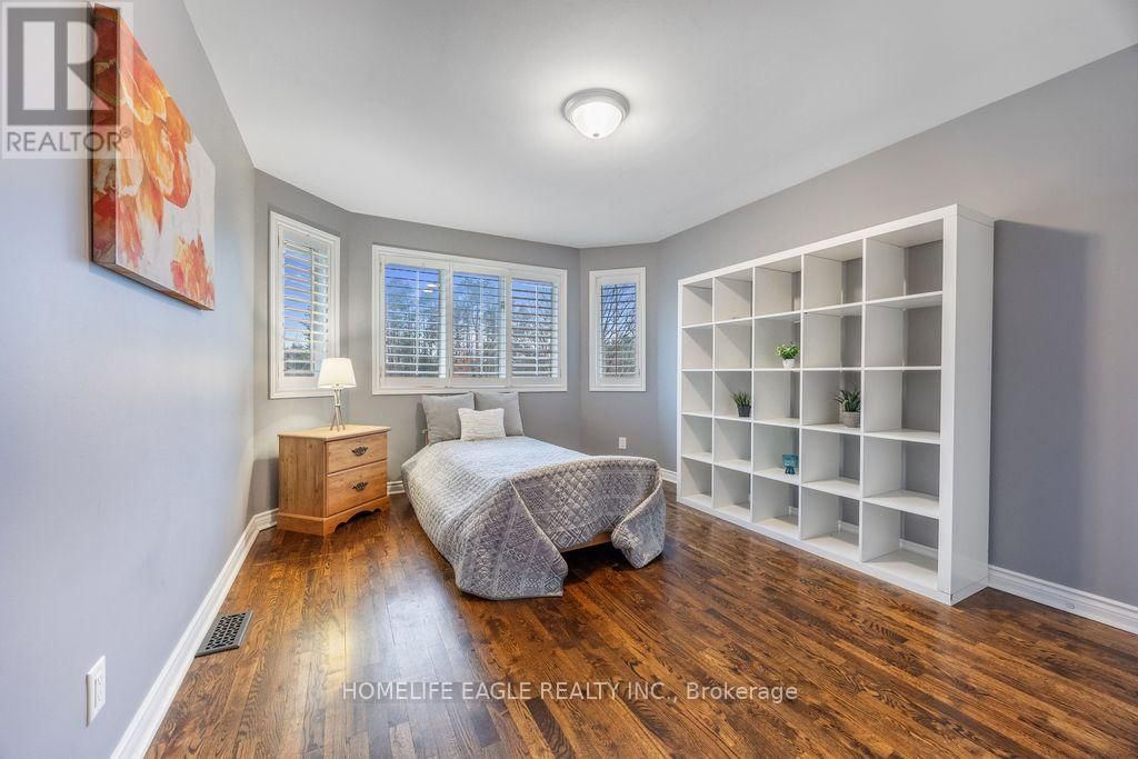 20286 YONGE STREET Image 20