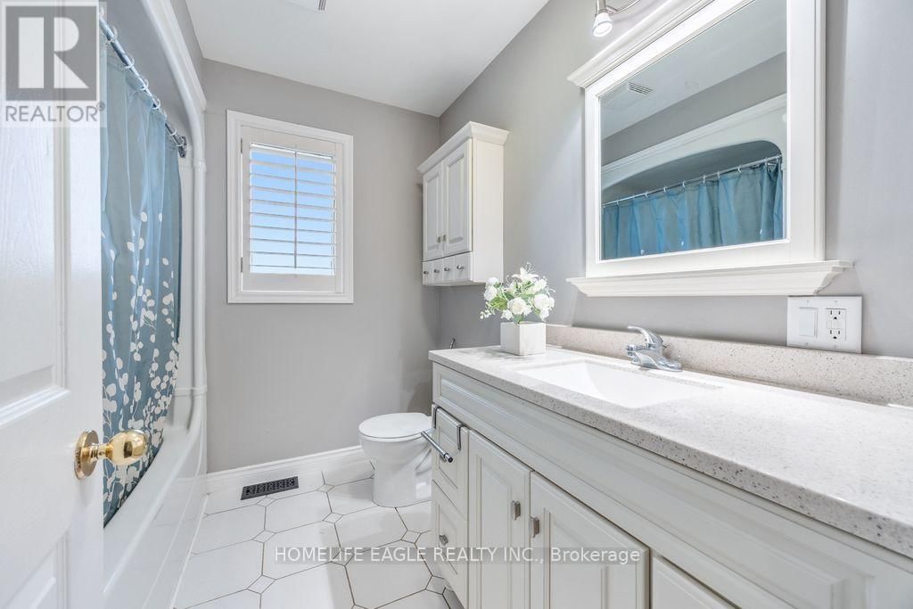 20286 YONGE STREET Image 22