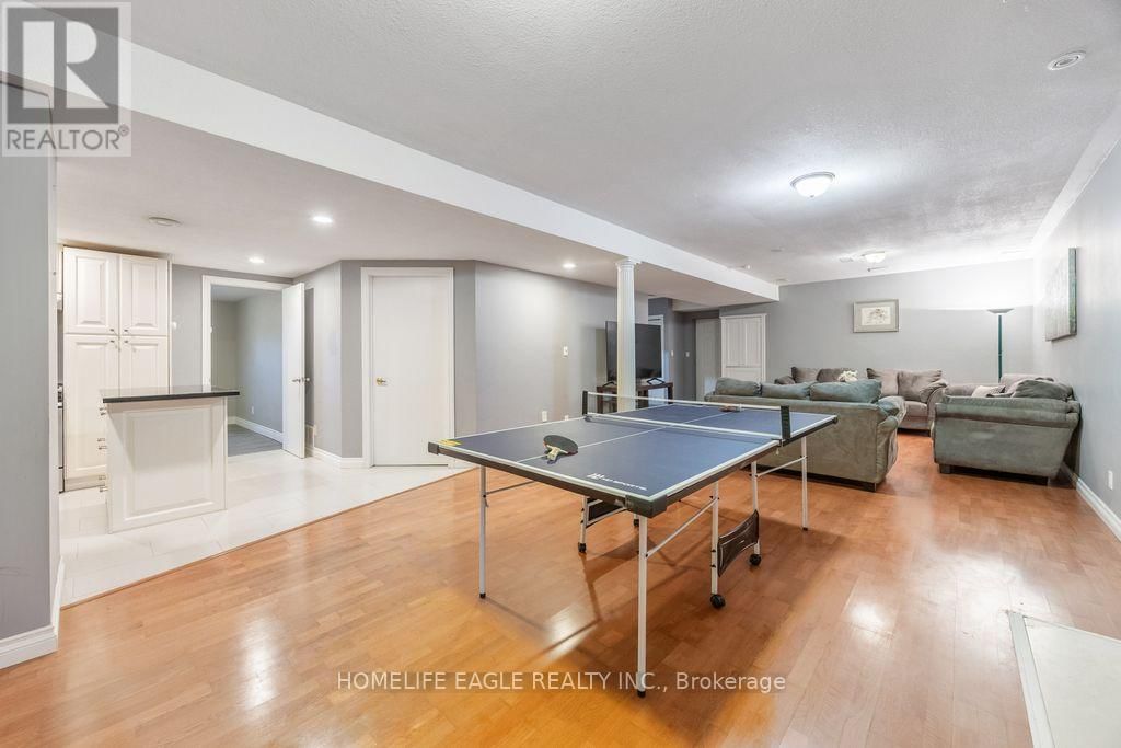 20286 YONGE STREET Image 26