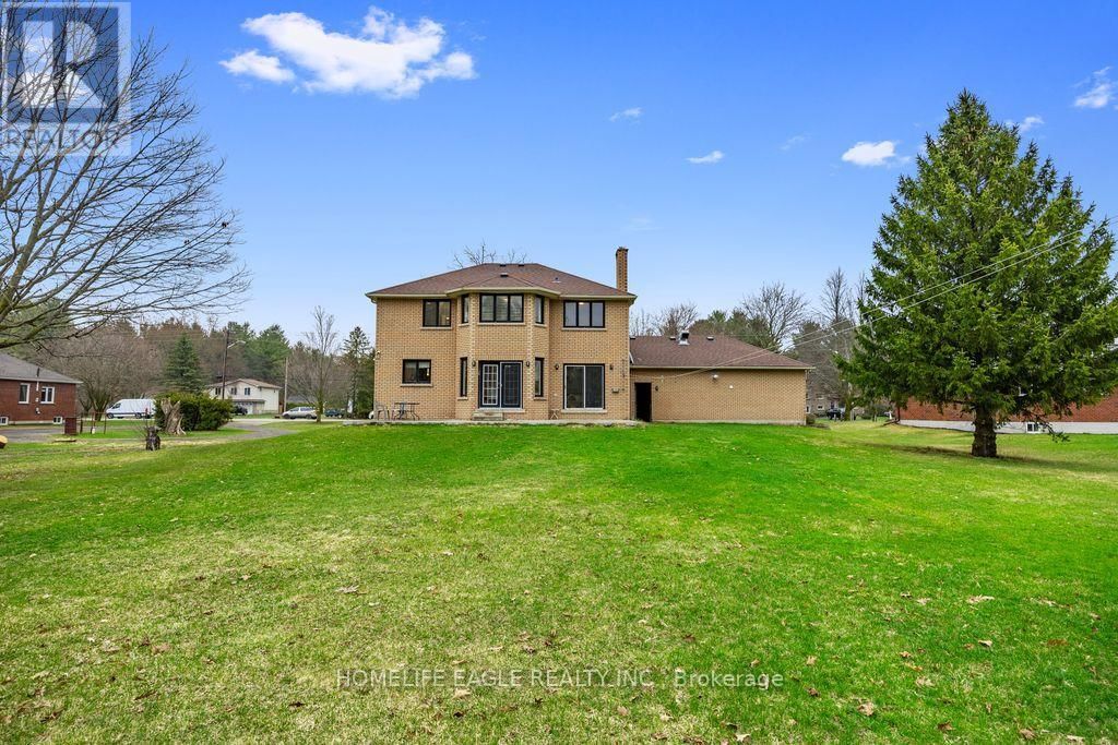 20286 YONGE STREET Image 35