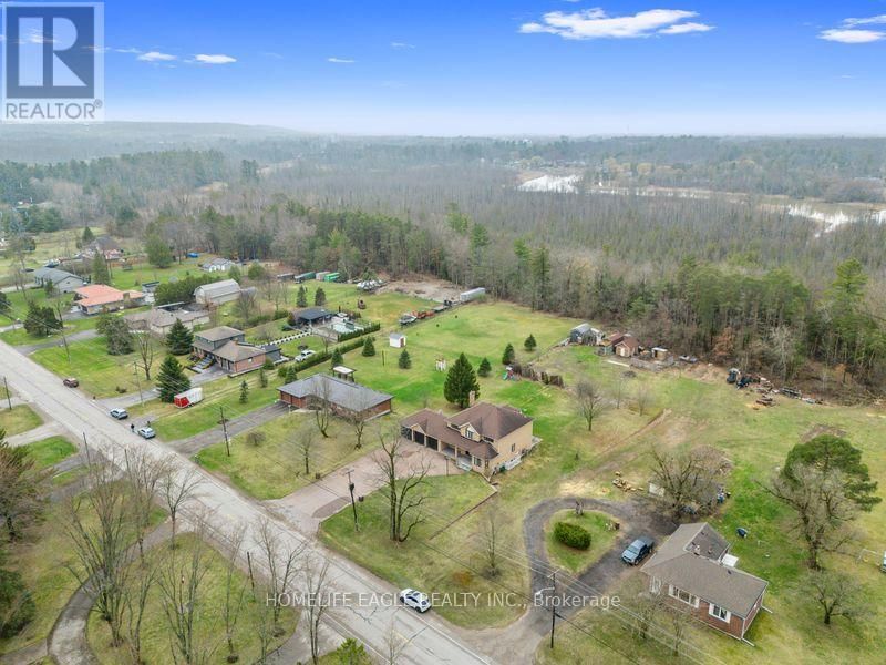 20286 YONGE STREET Image 36