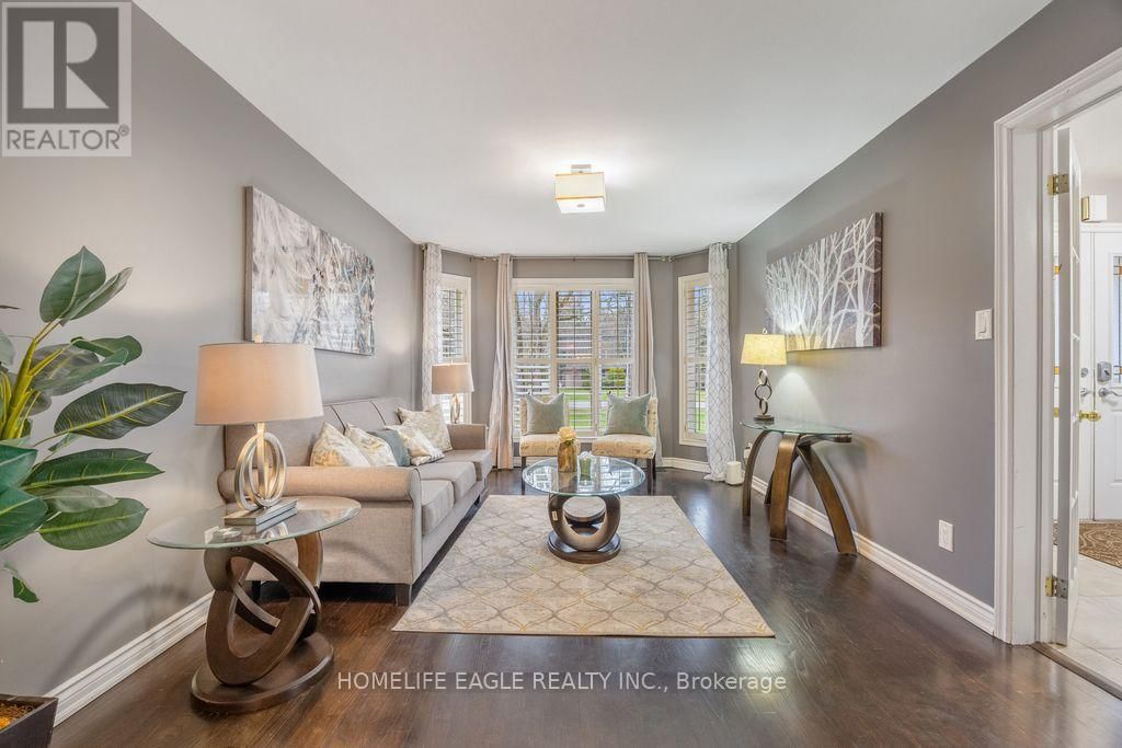 20286 YONGE STREET Image 4