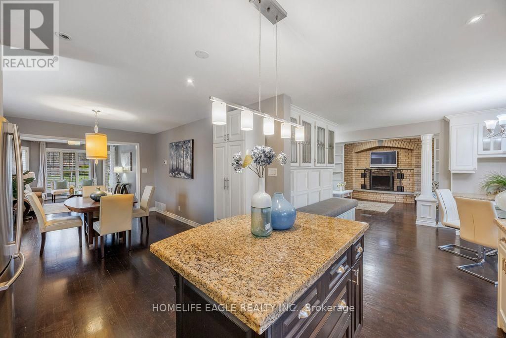 20286 YONGE STREET Image 9