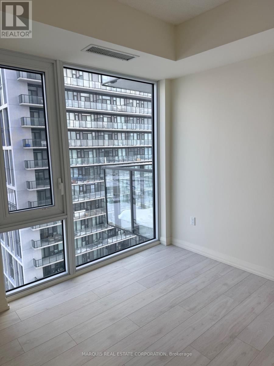 2111 - 27 KORDA GATE Image 11