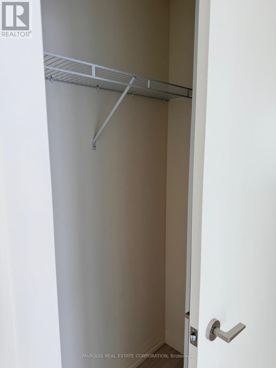 2111 - 27 KORDA GATE Image 12