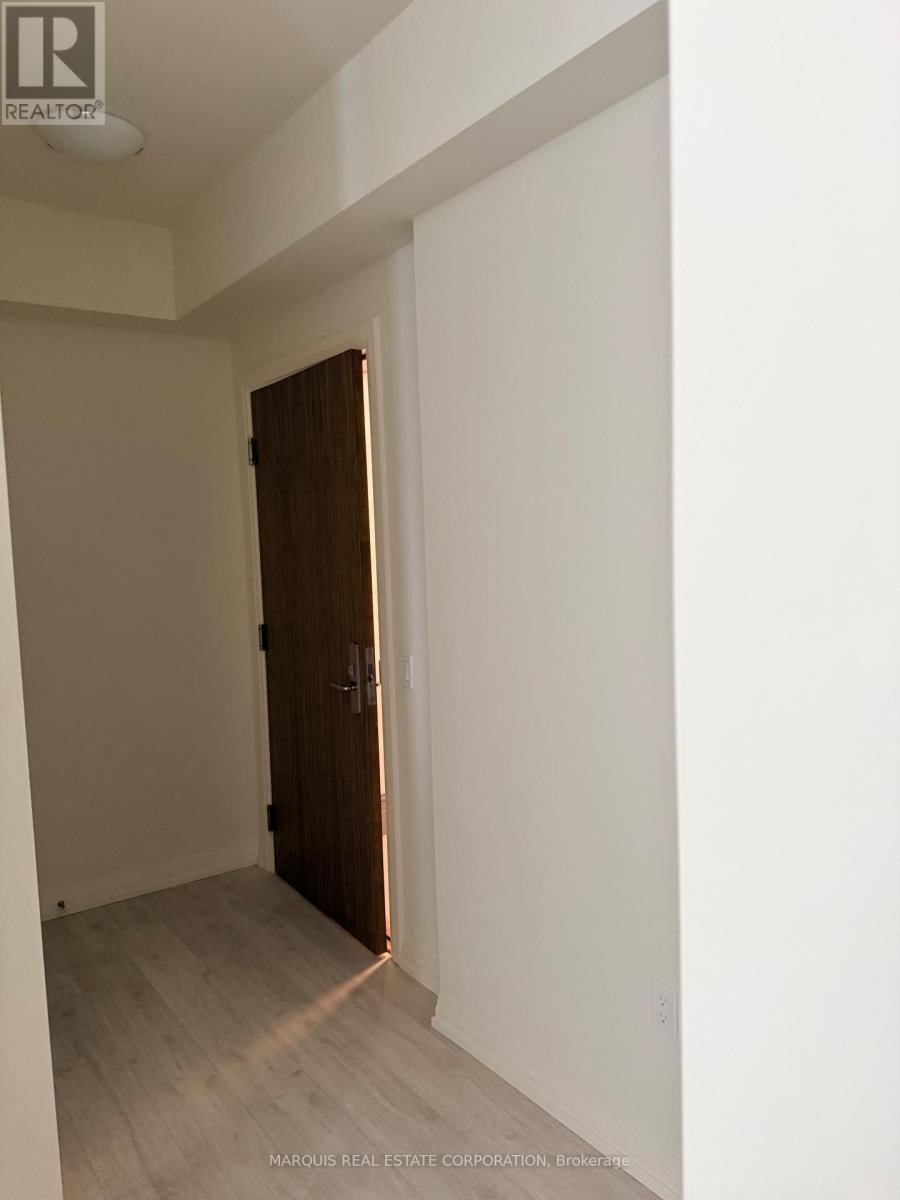 2111 - 27 KORDA GATE Image 2