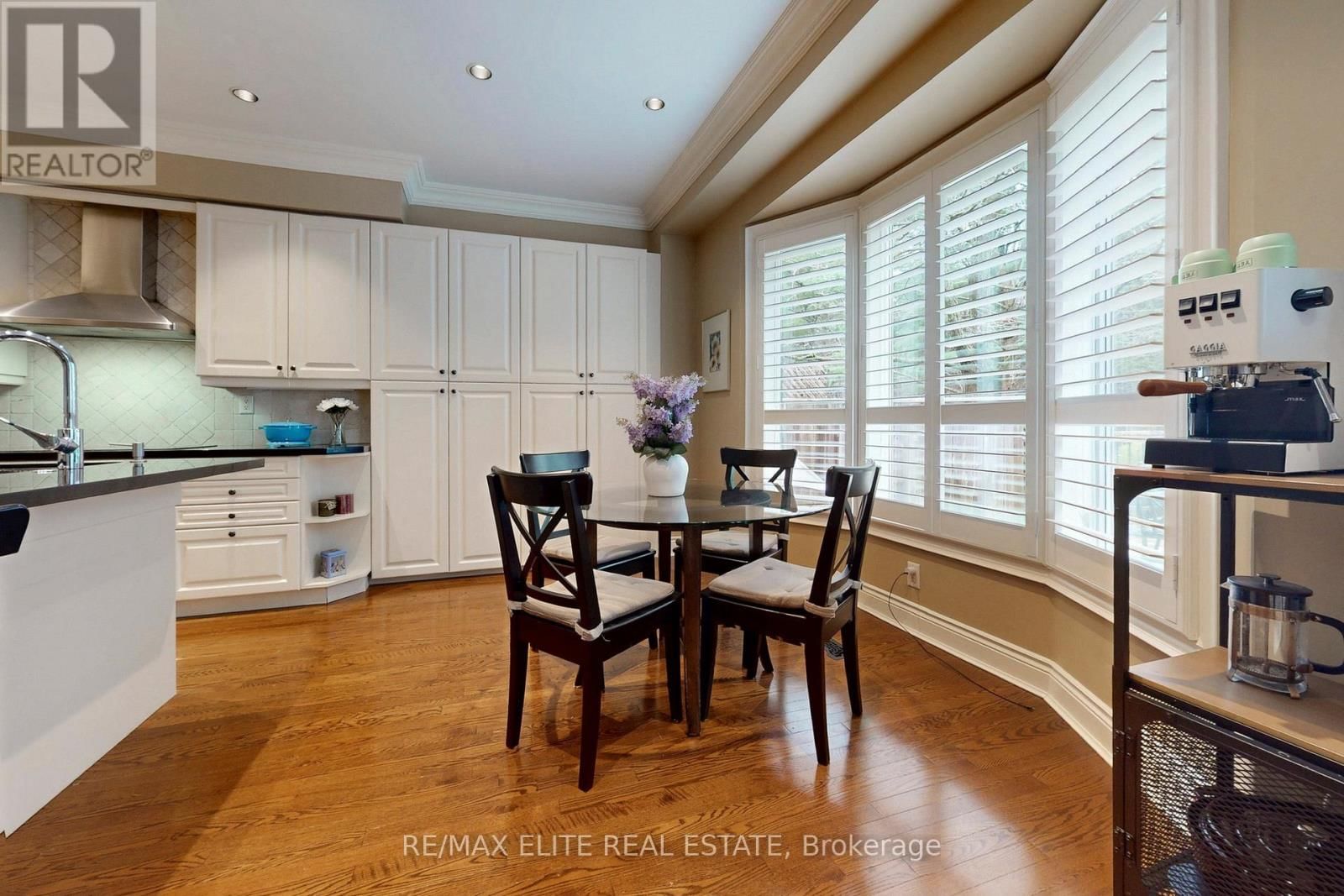 112 WESTBURY COURT Image 11