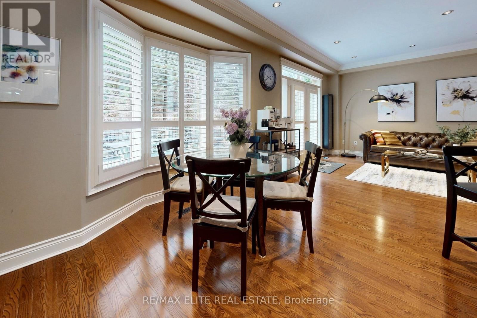 112 WESTBURY COURT Image 12