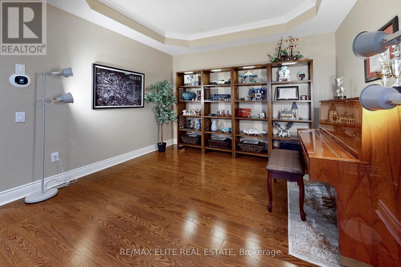 112 WESTBURY COURT Image 17