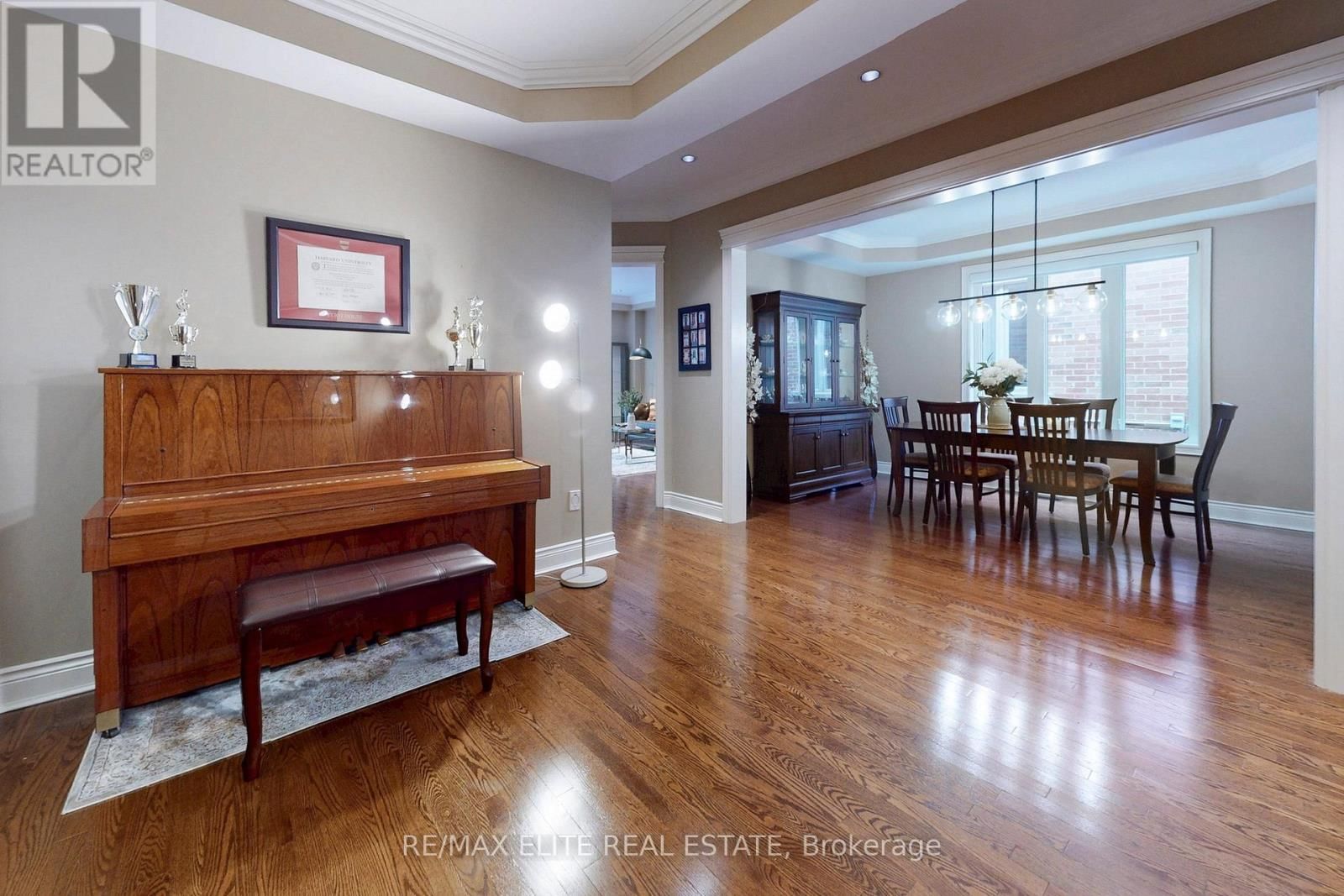 112 WESTBURY COURT Image 18