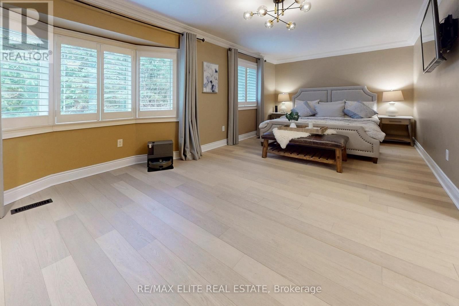 112 WESTBURY COURT Image 21