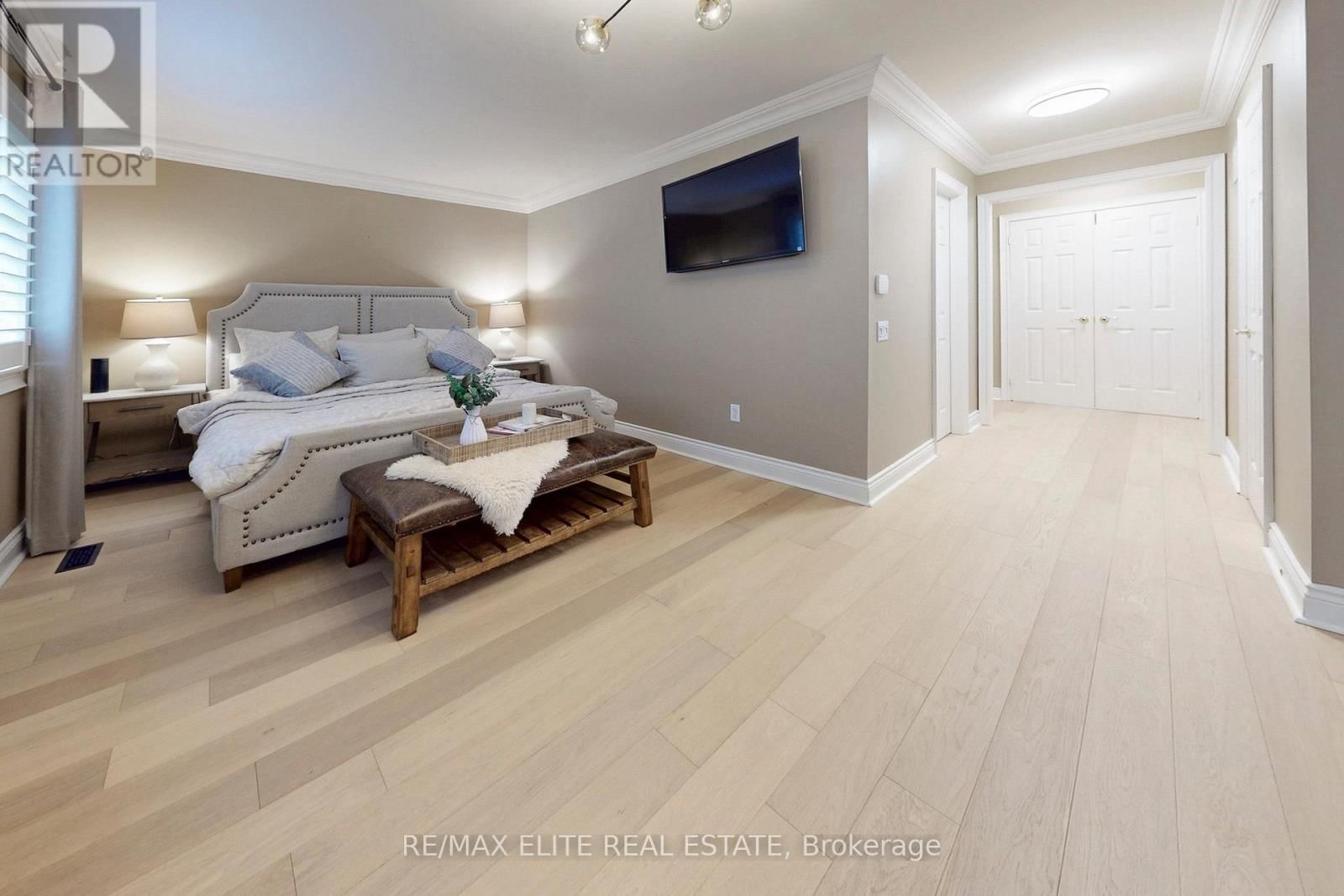 112 WESTBURY COURT Image 23