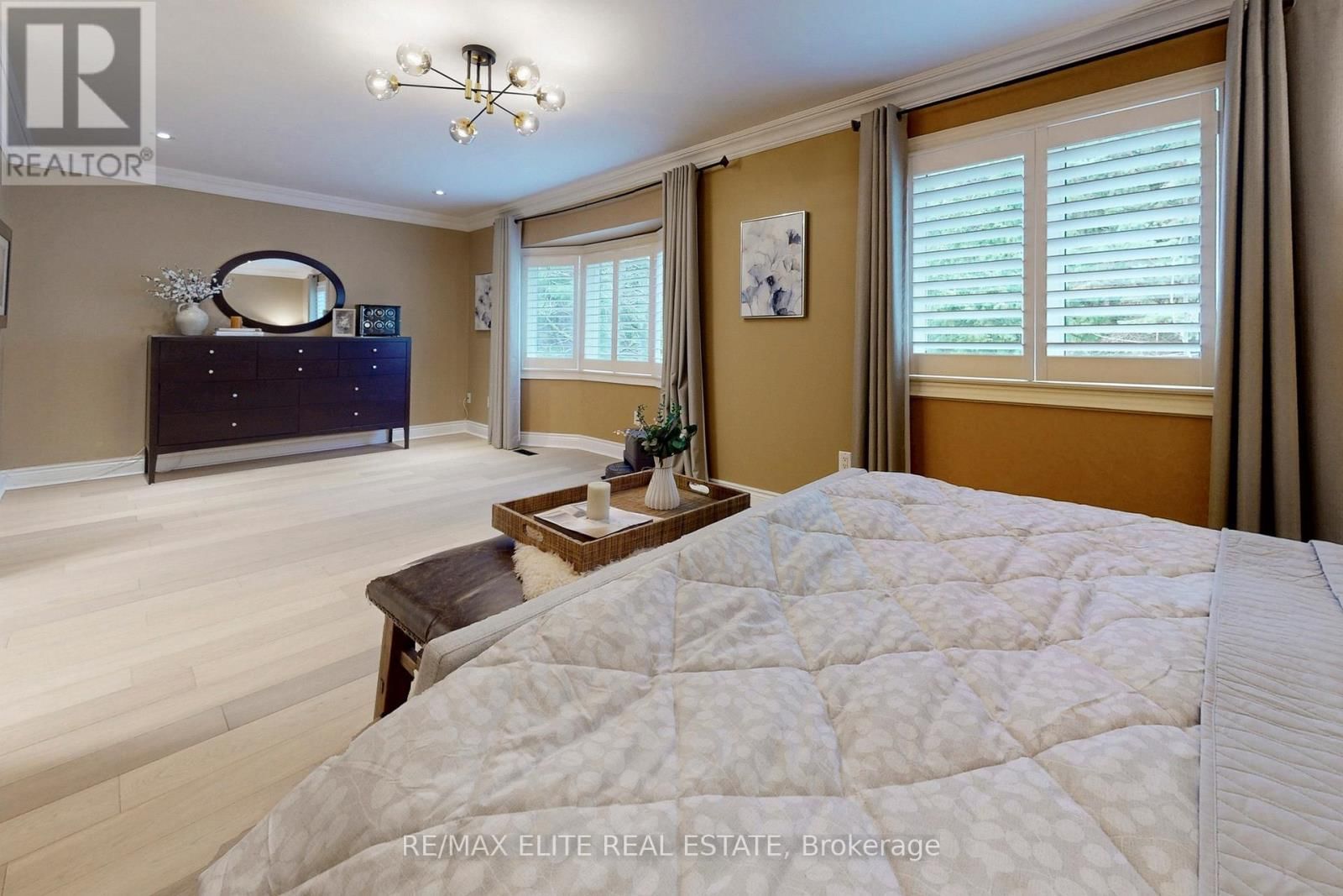 112 WESTBURY COURT Image 24