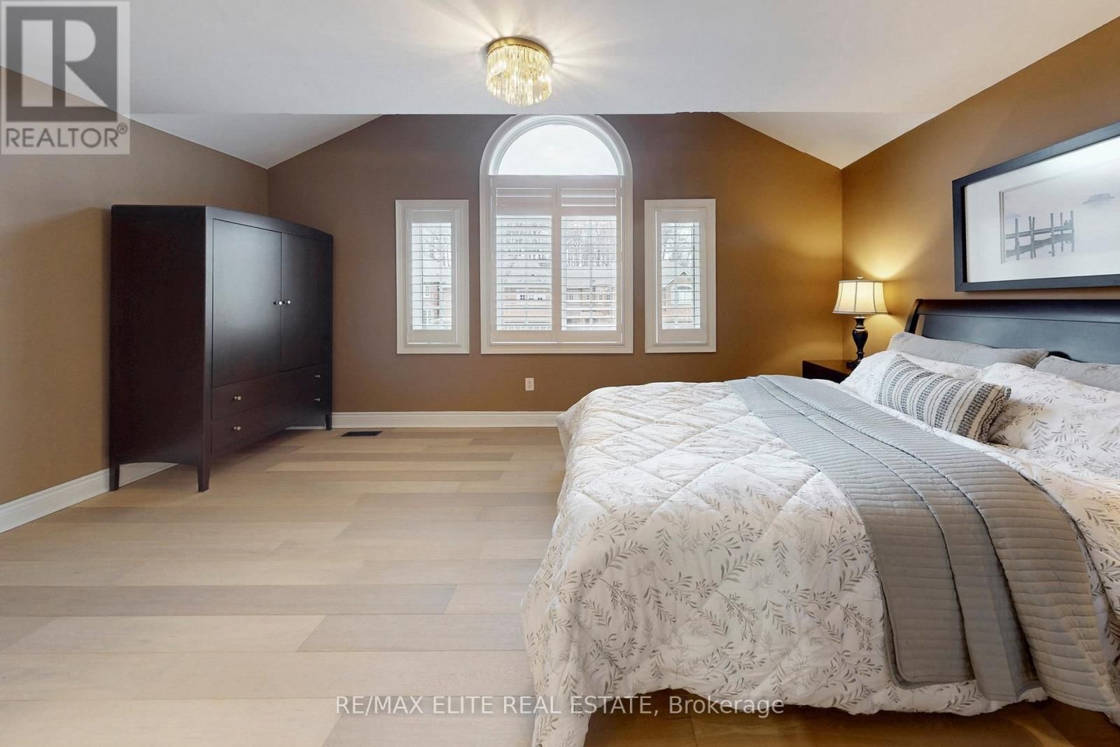 112 WESTBURY COURT Image 28