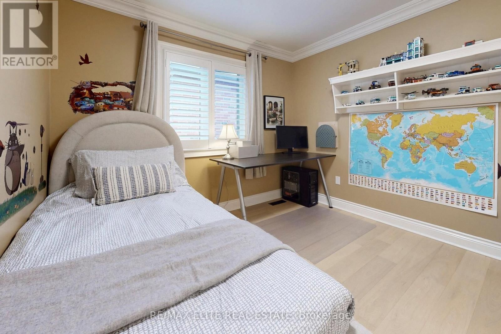 112 WESTBURY COURT Image 31